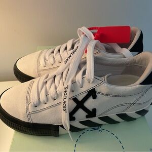 Off-White c/o Virgil Abloh Women’s New Arrow Low Vulcanized Sneakers